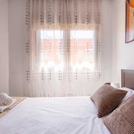 5 Min To The Sea And 15 Min To Barcelona Center Διαμέρισμα Sant Adria de Besos Εξωτερικό φωτογραφία