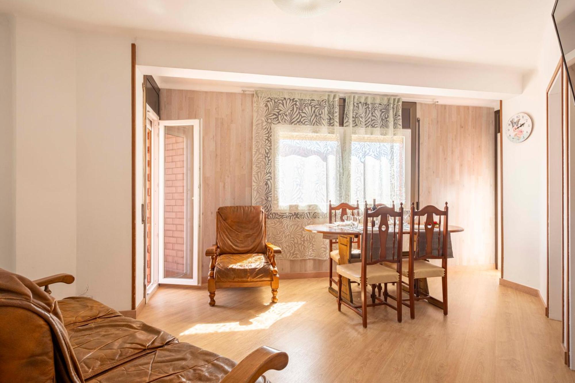 5 Min To The Sea And 15 Min To Barcelona Center Διαμέρισμα Sant Adria de Besos Εξωτερικό φωτογραφία