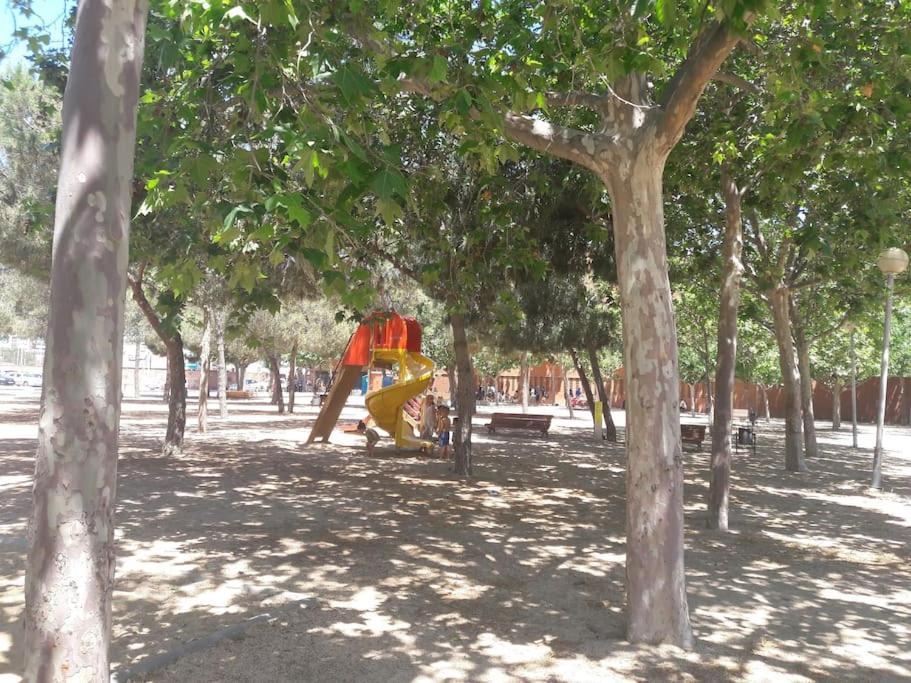 5 Min To The Sea And 15 Min To Barcelona Center Διαμέρισμα Sant Adria de Besos Εξωτερικό φωτογραφία