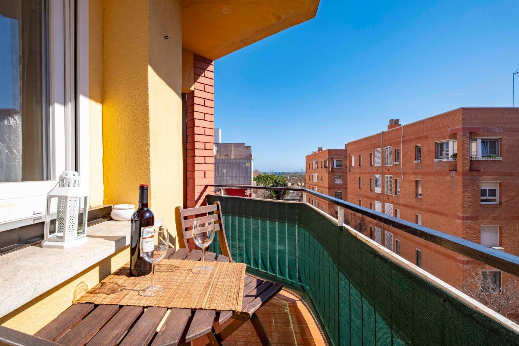 5 Min To The Sea And 15 Min To Barcelona Center Διαμέρισμα Sant Adria de Besos Εξωτερικό φωτογραφία